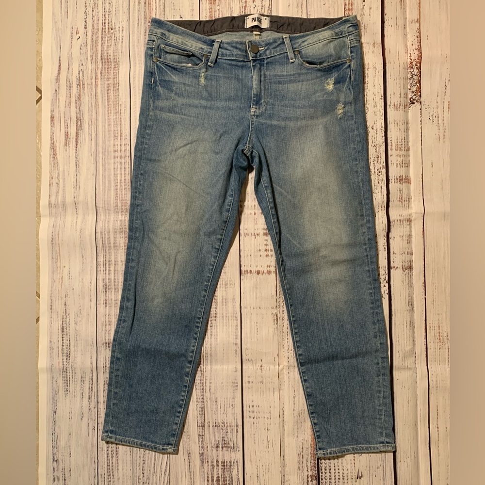 PAIGE Kylie crop jeans. Size 31.